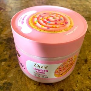 NEW Dove X Crumbl Confetti Cake Exfoliating Body Scrub 15 oz Limited Edition